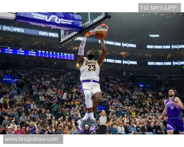 爵士与湖人对决战术解析及关键球员表现分析